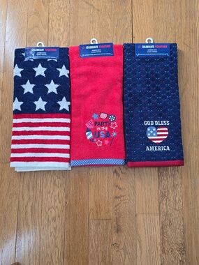 KOHLS CELEBRATE TOGETHER SET OF 3 PATRIOTIC KITCHEN HAND TOWELS